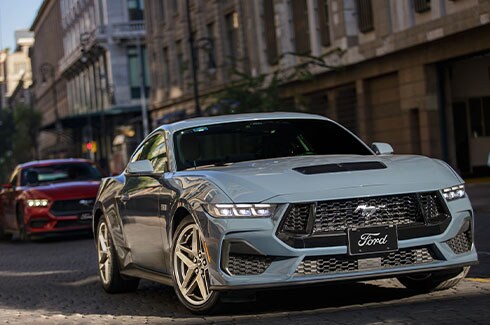 Ostenta el máximo estilo gracias al audaz diseño exterior de Ford Mustang 2025